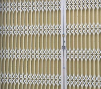 CỬA KÉO SẮT CÓ LÁ ĐÀI LOAN U 1.2LY